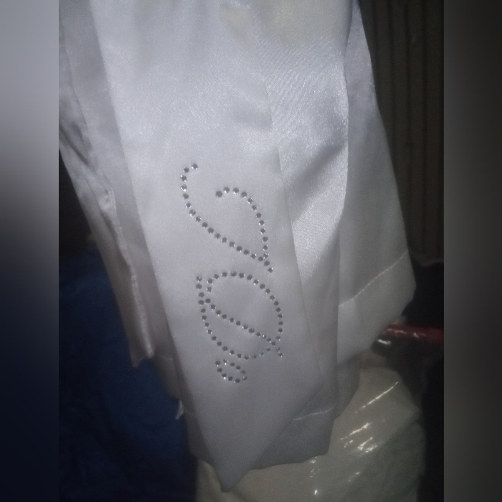 NWOT Victorias Secret OSFM 'BRIDE' White Satin Robe - Picture 3 of 3